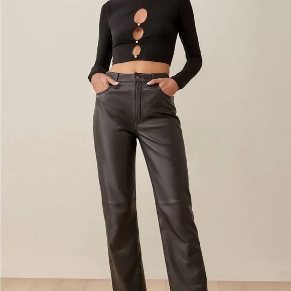 Reformation Vernon Black Long Sleeve Cutout top - Picture 2 of 8